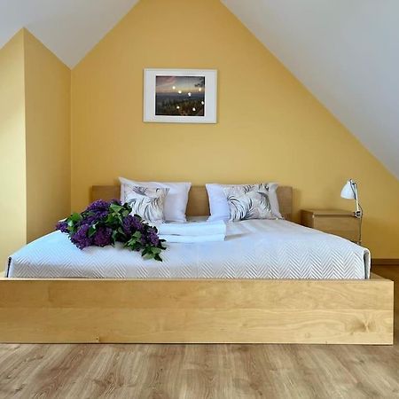 Apartament Hemingwaya يلينيا غورا المظهر الخارجي الصورة